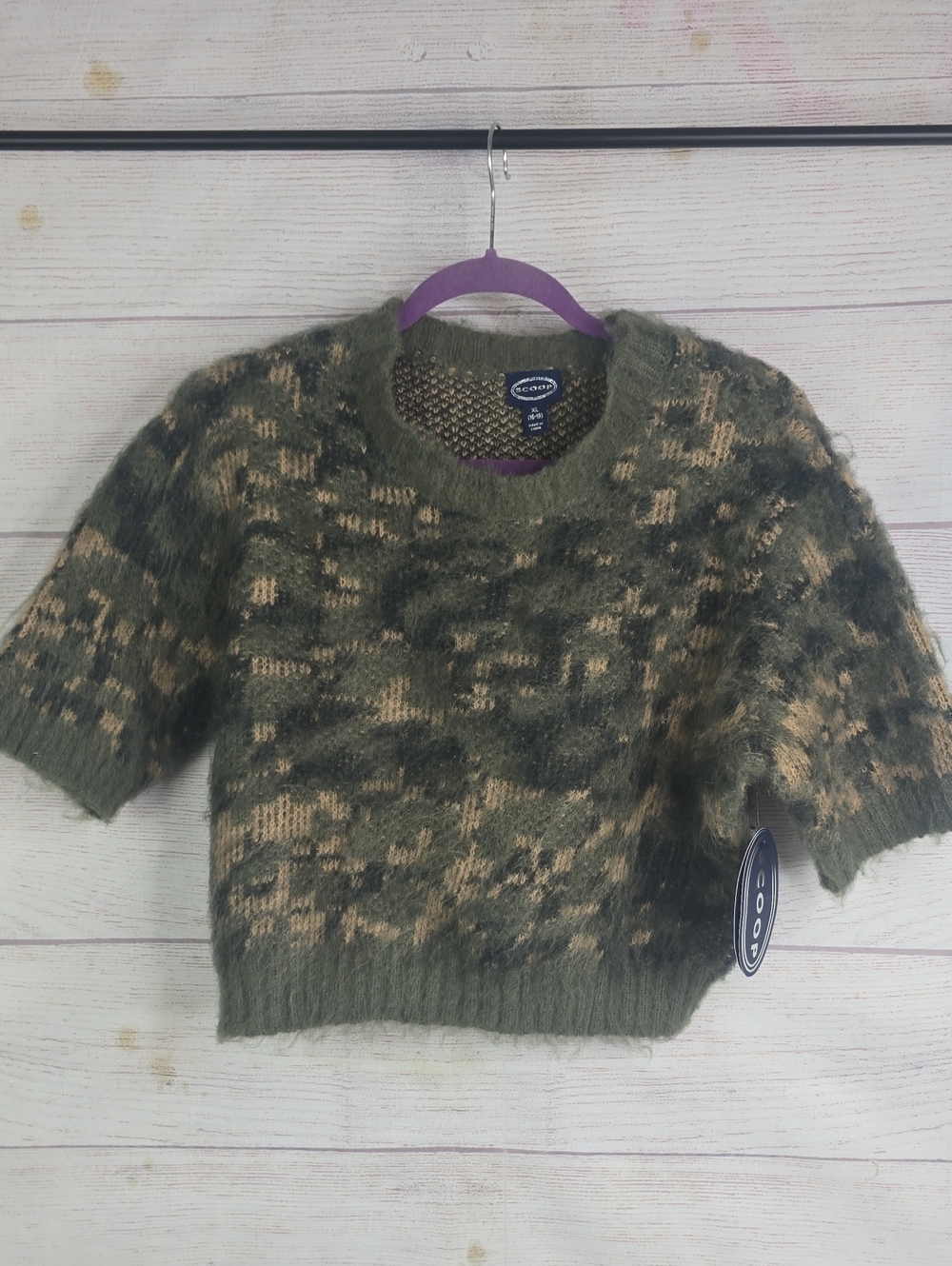 Scoop Green and Beige Fuzzy Cropped Short Sleeve Crop Top Sweater Sz L NwT